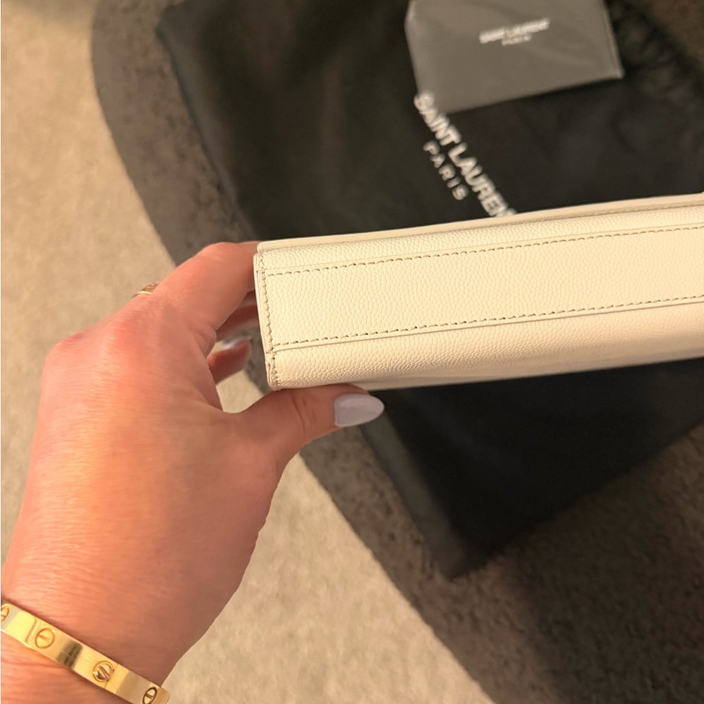 Saint Laurent White Classic Monogramme Clutch with Gold Logo - Picture 5 of 5